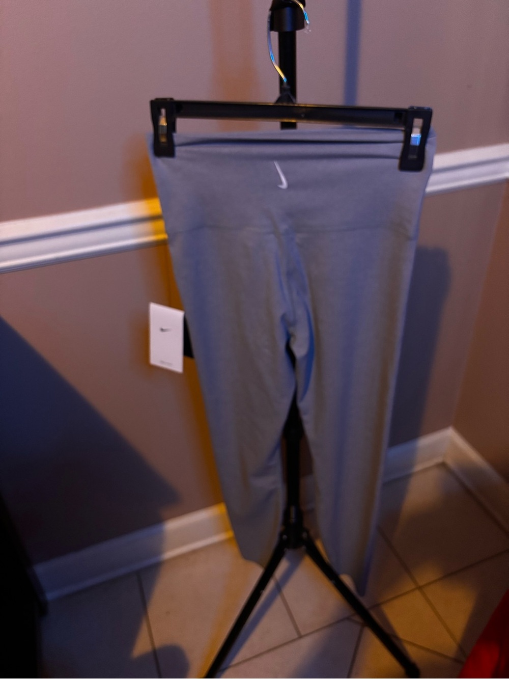 Nike Women’s Light Gray High Waist Athletic Leggings - Picture 3 of 5